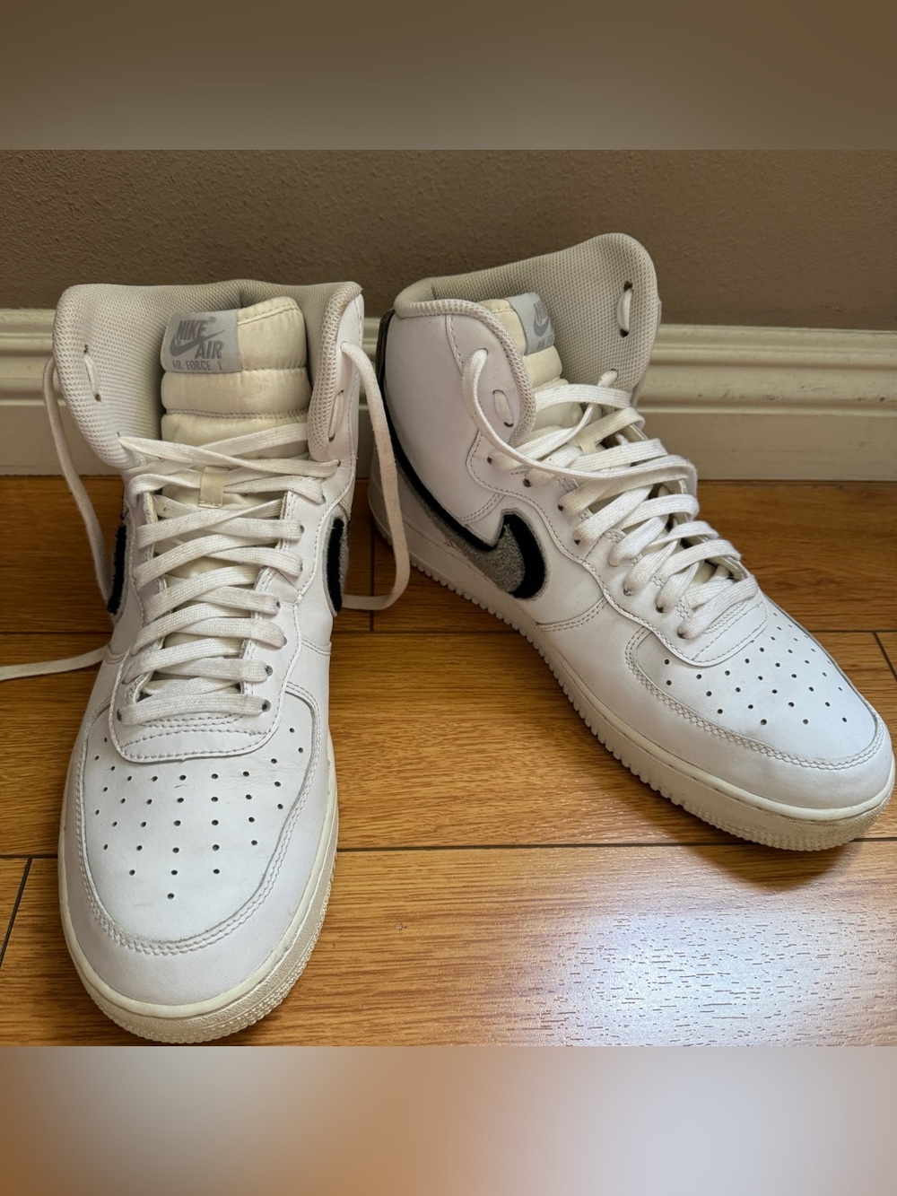 Nike Men Air Force 1 High '07 LV8 'Chenille Swoosh'  Size 12